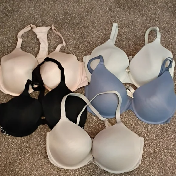 Victoria's Secret/Pink Bras...5 Total - Black, Blue, White, Cream - Picture 1 of 13